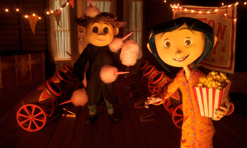 In Other World, Wybie and Coraline are drawn to a circus