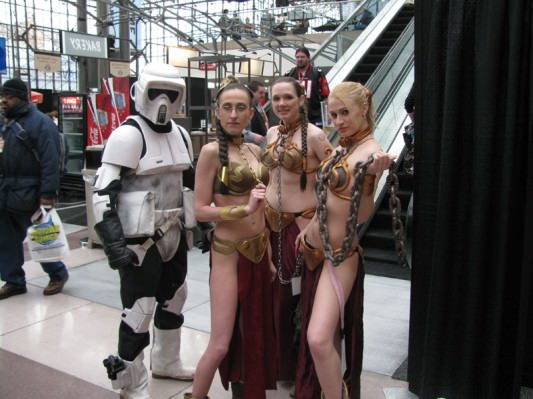 NYCC 09: Scenes from the Convention Floor: Three Slave Leias and a Forest Stormtrooper