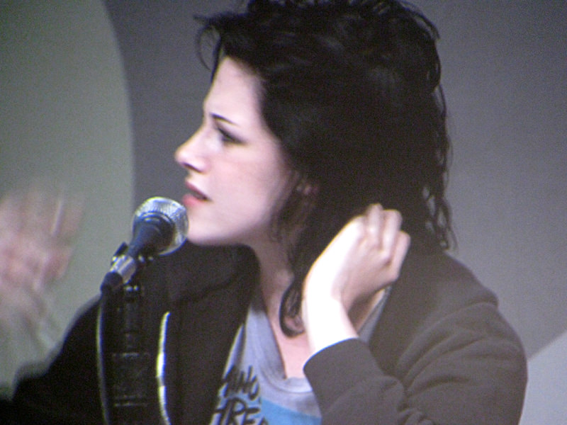 The Twilight Saga's New Moon panel at SDCC 2009: Kristen Stewart
