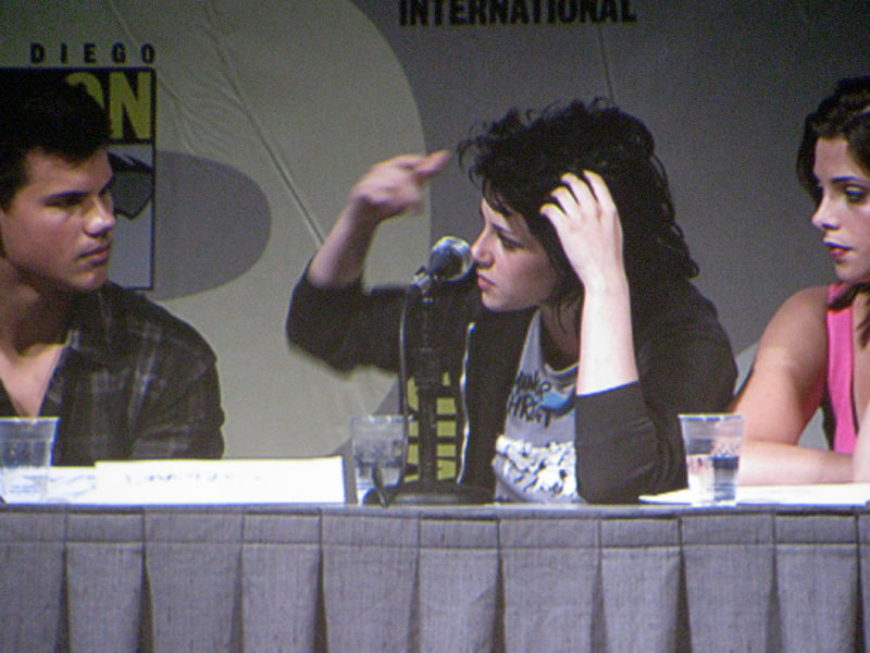 The Twilight Saga's New Moon panel at SDCC 2009: Kristen Stewart