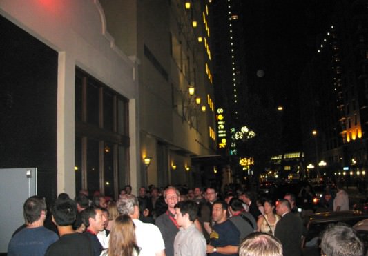 Tron Legacy Viral Campaign: Huge Crowd Outside Flynn's Arcade