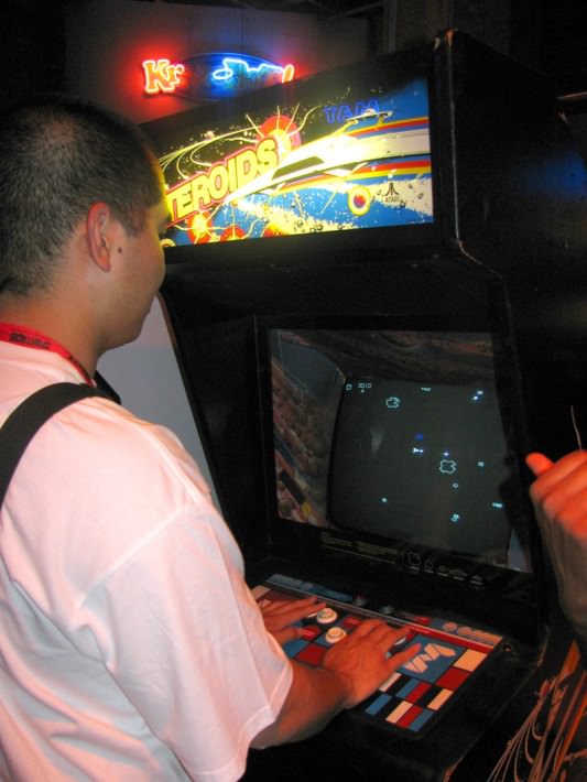 Tron Legacy Viral Campaign: Dave from Slashfilm playing Asteroids