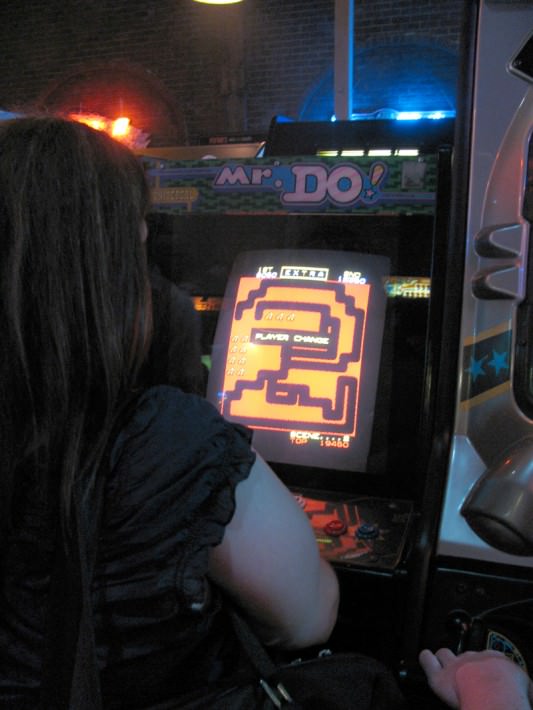 Tron Legacy Viral Campaign: Empress Eve playing Mr. Do