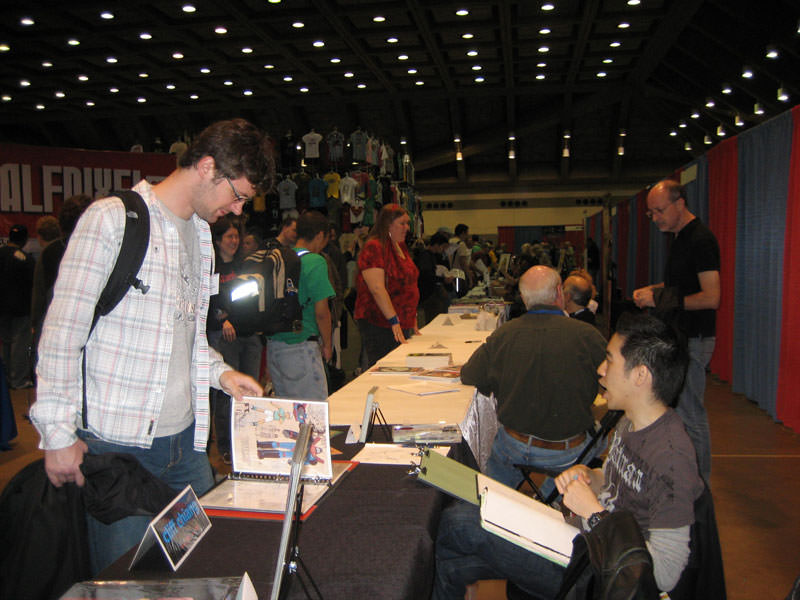 2009-10-13-cliff_chiang_with_fan