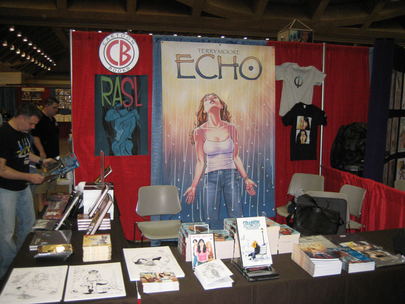 2009-10-13-terry_moore_booth