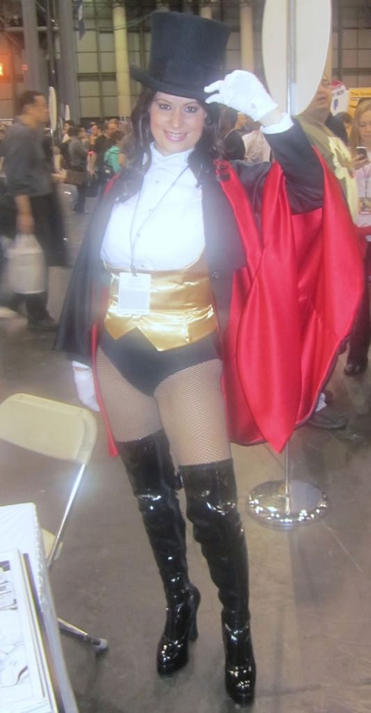 2010-10-14-nycc10-cosplay-zatanna