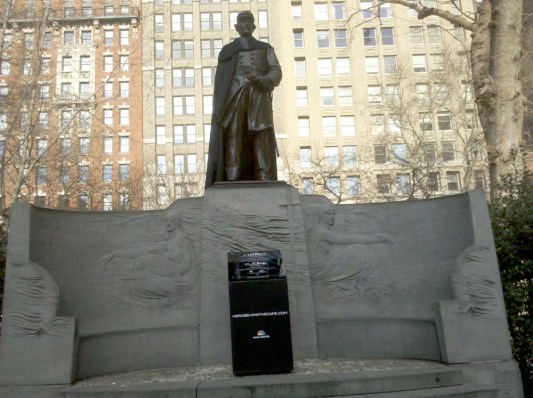 Admiral David Glasgow Farragut Statue dons The Cape. Madison Square Park, New York