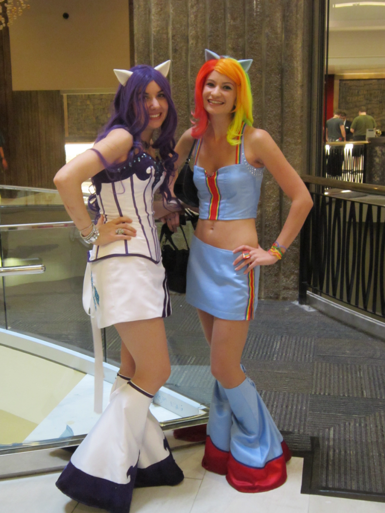 25 Cosplay Babe of Dragon*Con 2011