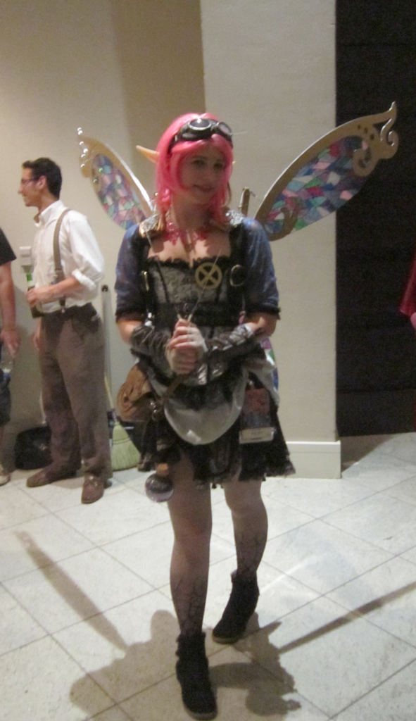 25 Cosplay Babe of Dragon*Con 2011