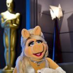 Miss Piggy and Kermit the Frog at the 2012 Academy Awards