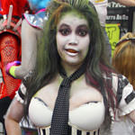SDCC 2012: Cosplay Round-Up: Beetlejuice crossplay