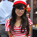 SDCC 2012: Cosplay Round-Up: I found him...er... Her! Waldo crossplay