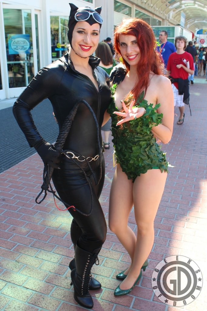 SDCC 2012: Cosplay Round-Up: Catwoman and Poison Ivy