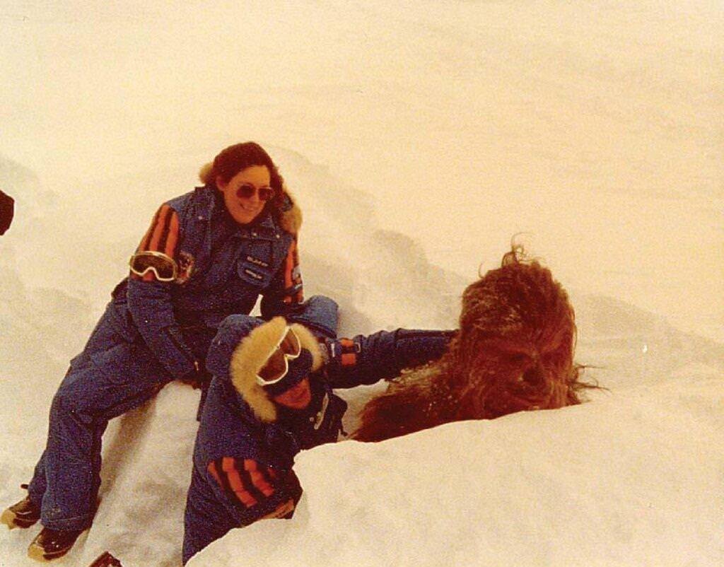 Star Wars Set Photos: Chewbacca on Hoth in Empire Strikes Back1024 x 802