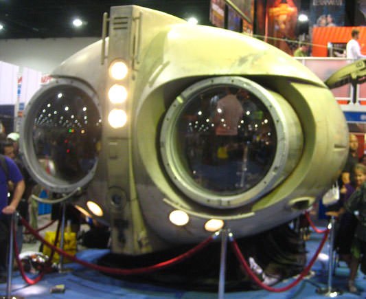 SDCC 08: Zack Snyder Inside 'Watchmen' Owl Ship