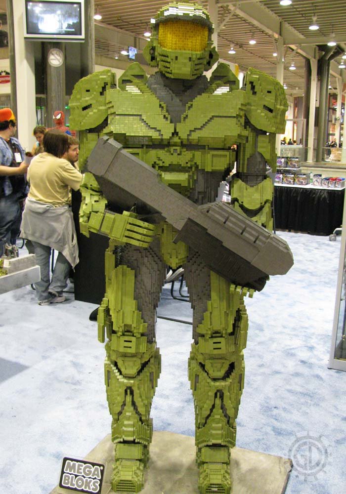 NYCC 2011: Preview Night: Halo Master Chief Mega Bloks statue