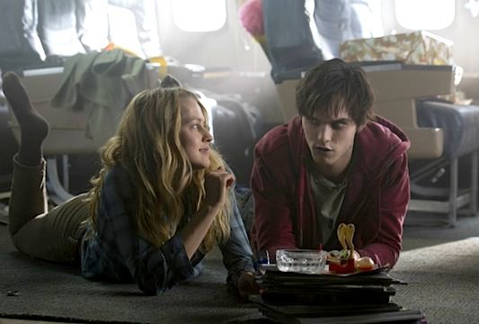 Warm Bodies: Teresa Palmer and Nicholas Hoult