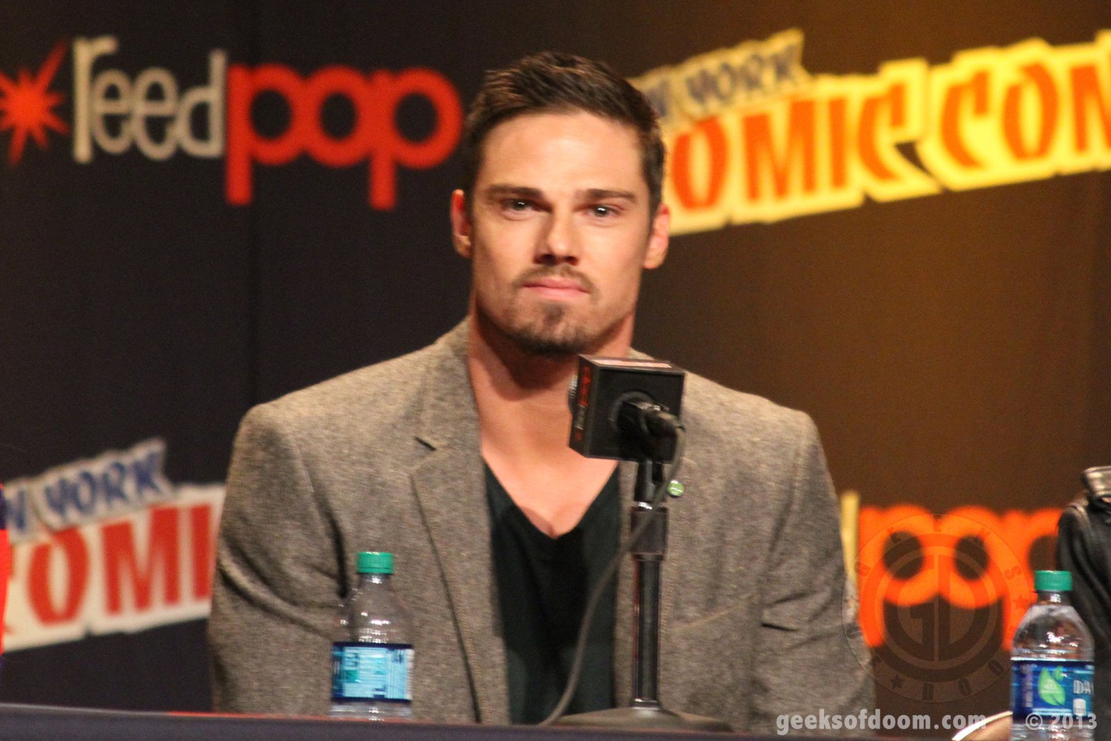 2013-10-12-nycc-beauty-and-the-beast-jay-ryan-01