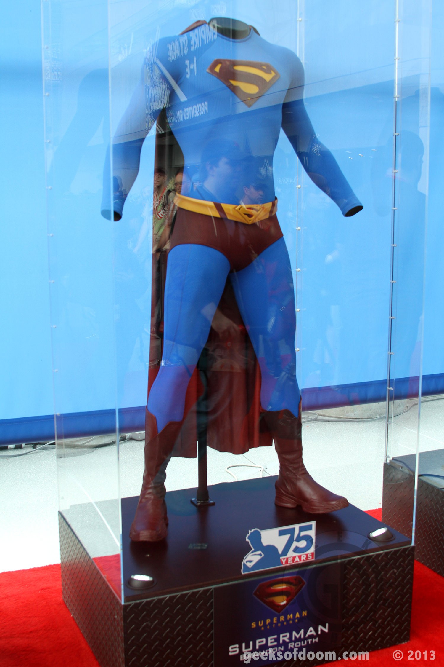 2013-10-13-nycc-superman-returns-suit1500 x 2250