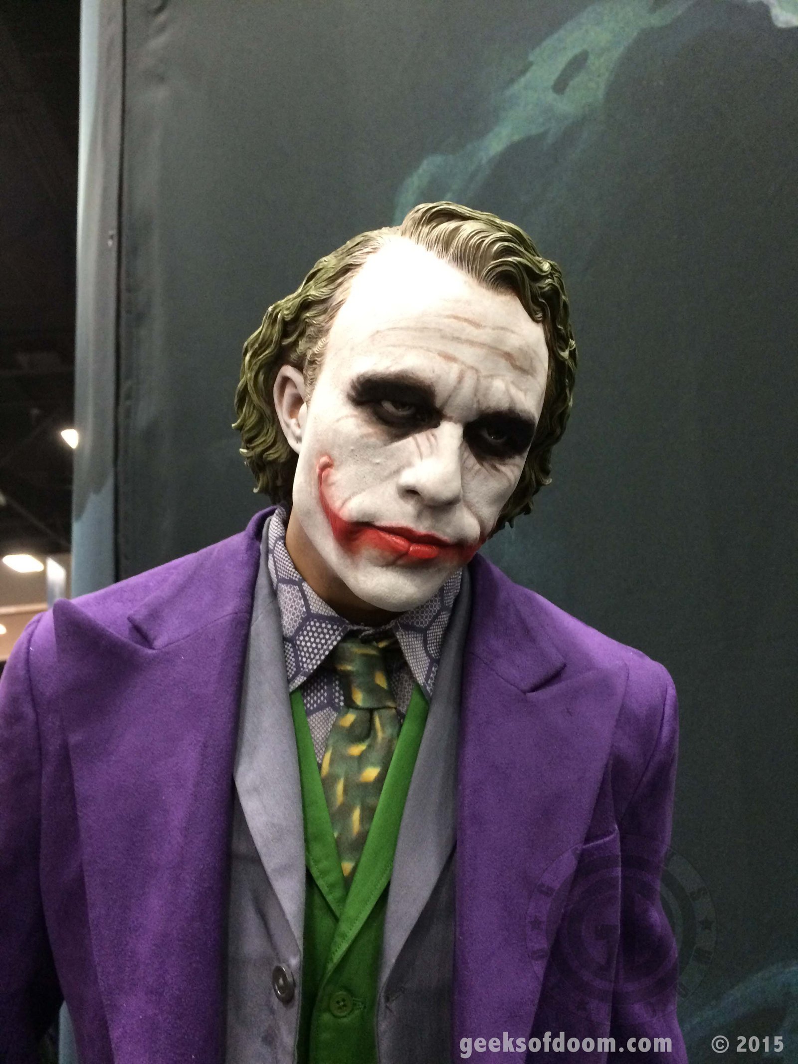 SDCC 2015 Preview Night Heath Ledger Joker Statue 02