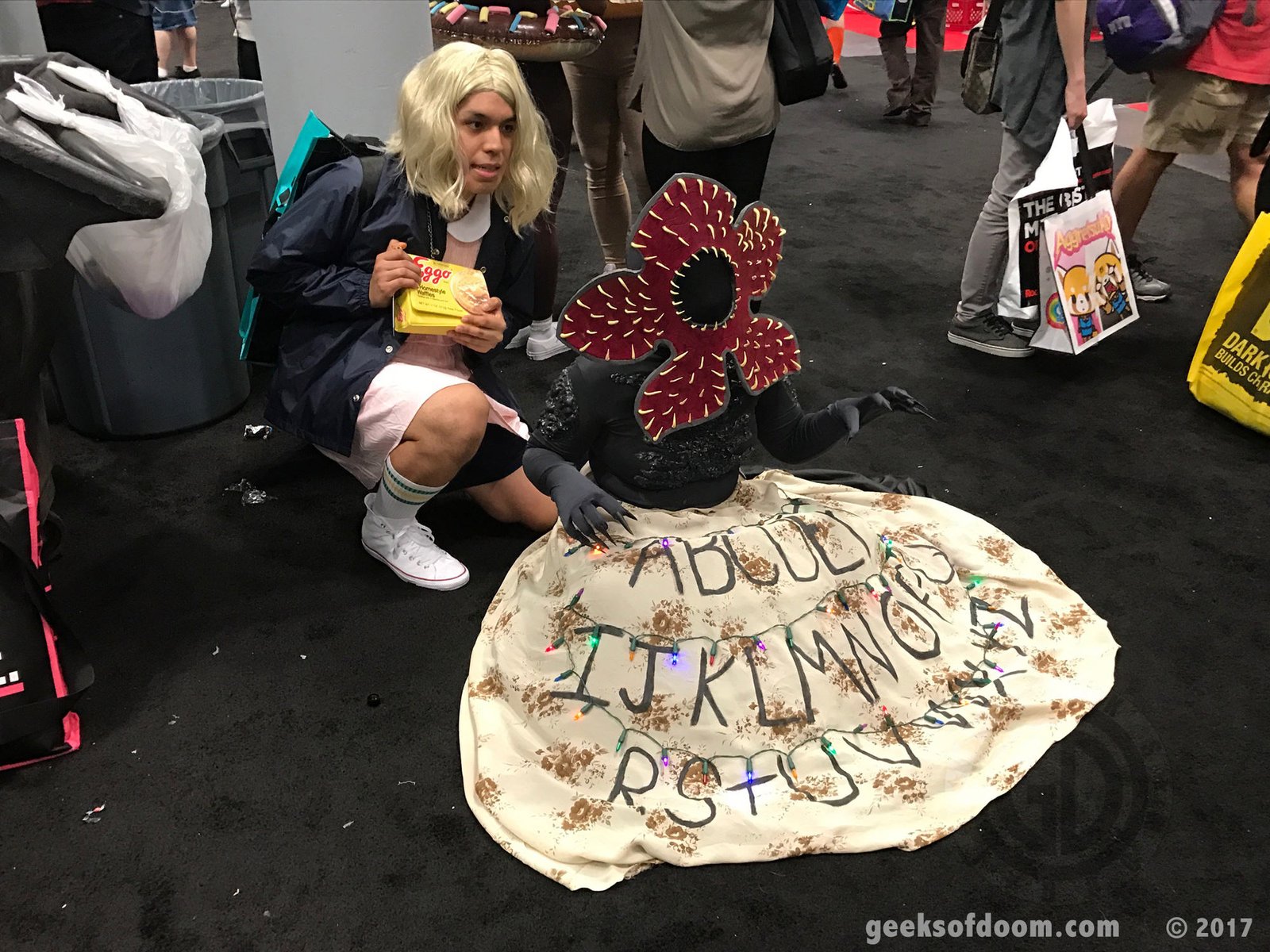 NYCC 2017 Cosplay: Eleven and Demogorgon from Stranger Things